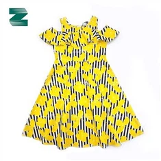 Vestido de algodão com manga ombro a ombro e babados
